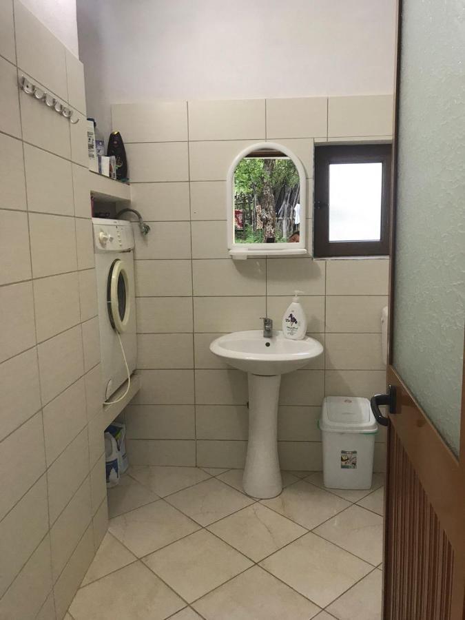 Guest House Ledio Валбона Экстерьер фото